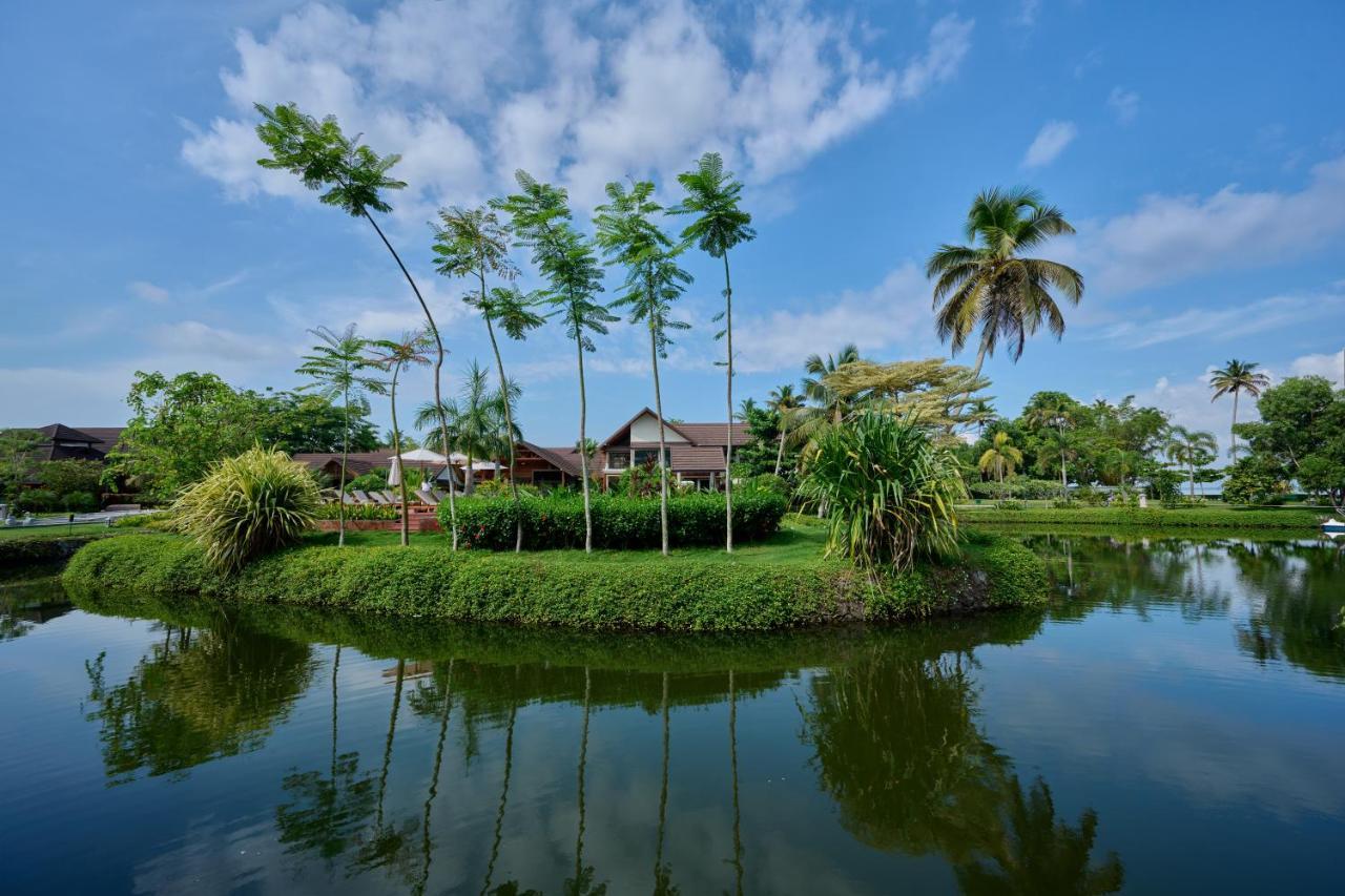 Gokulam Grand Resort & Spa, Kumarakom Exteriör bild