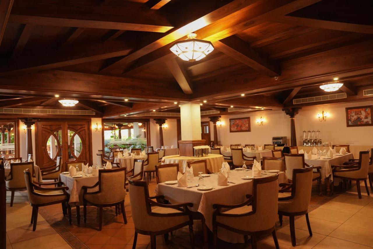 Gokulam Grand Resort & Spa, Kumarakom Exteriör bild