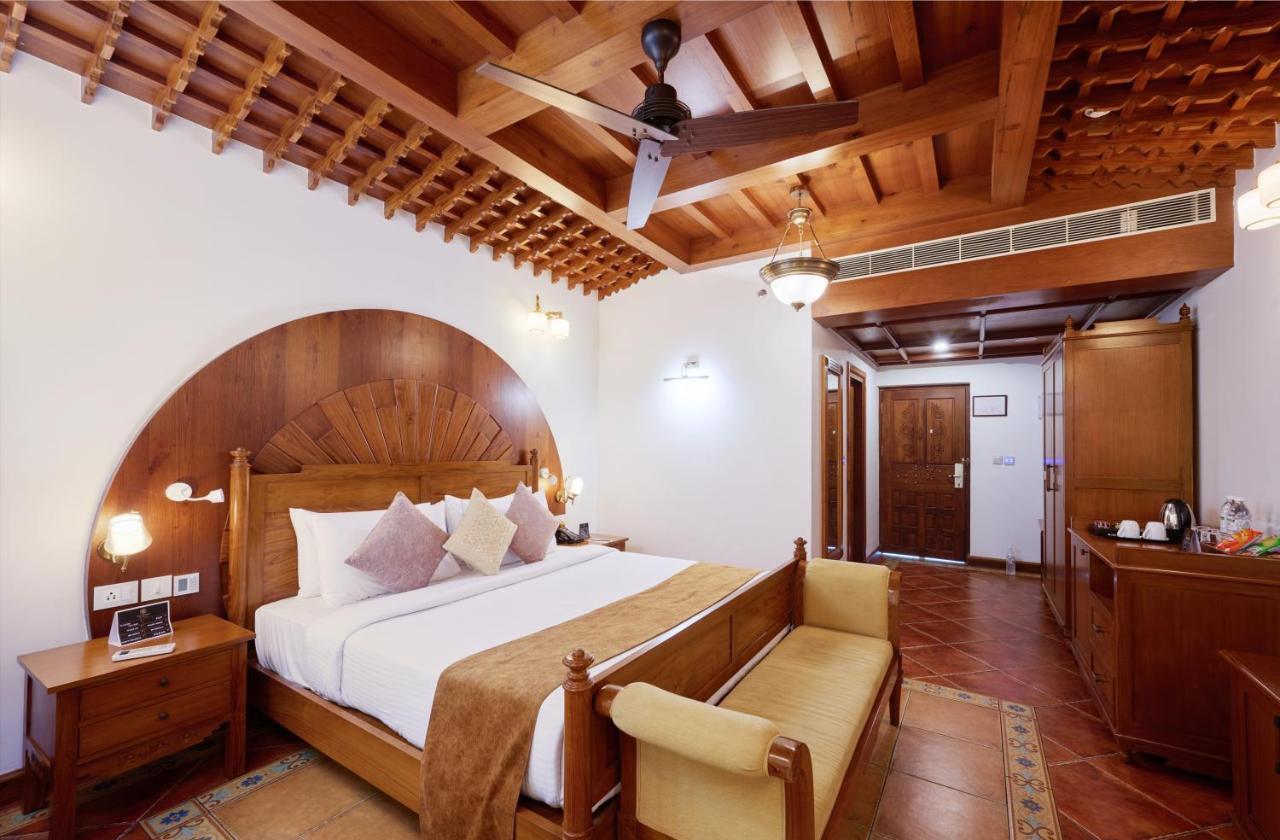 Gokulam Grand Resort & Spa, Kumarakom Exteriör bild