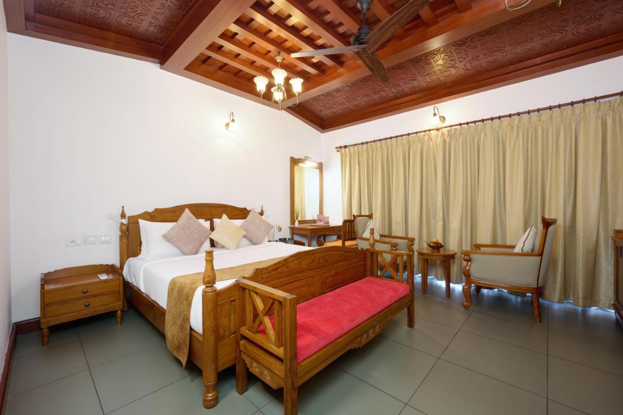Gokulam Grand Resort & Spa, Kumarakom Exteriör bild