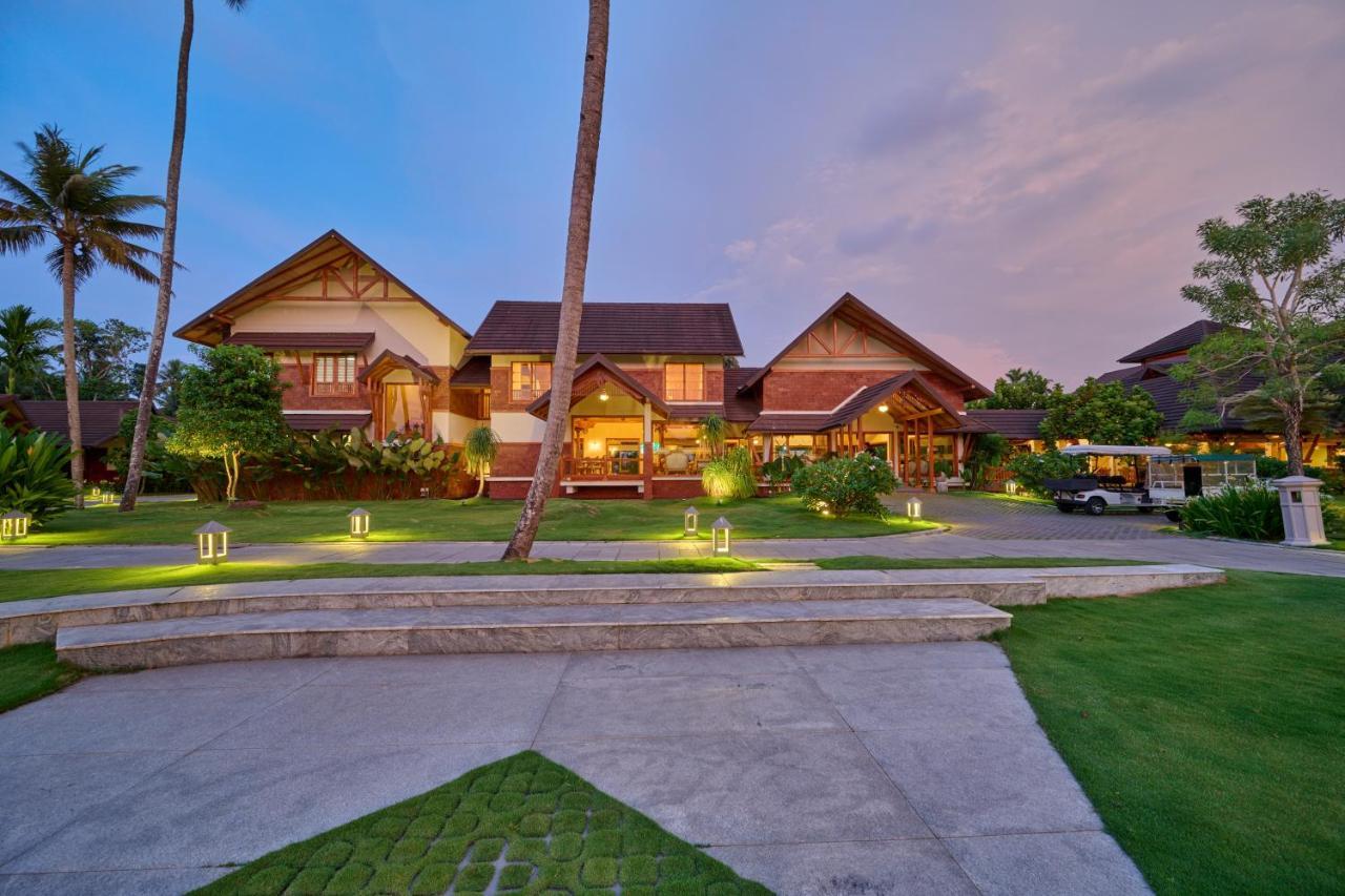 Gokulam Grand Resort & Spa, Kumarakom Exteriör bild