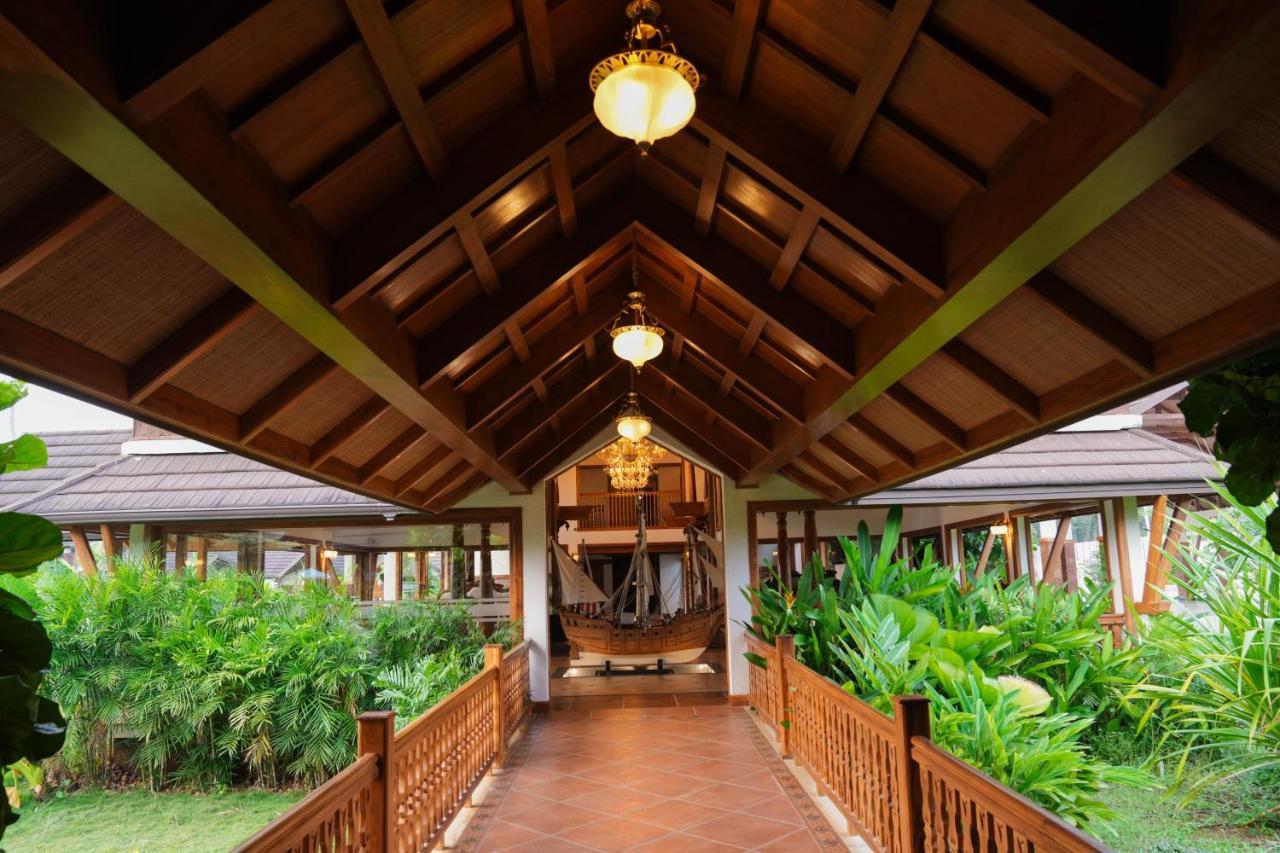 Gokulam Grand Resort & Spa, Kumarakom Exteriör bild