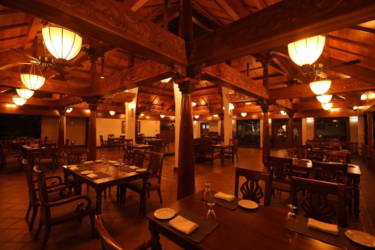 Gokulam Grand Resort & Spa, Kumarakom Exteriör bild