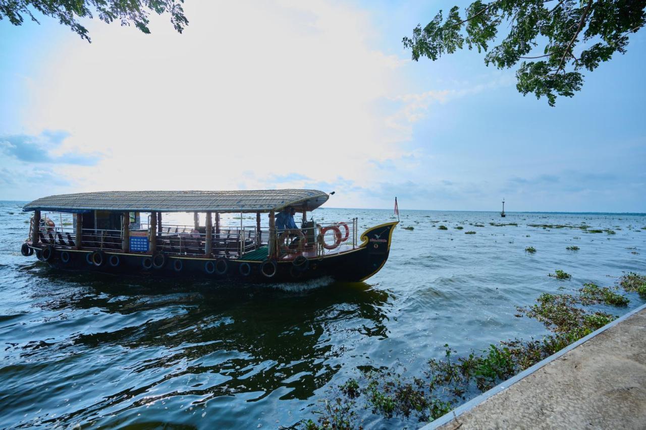 Gokulam Grand Resort & Spa, Kumarakom Exteriör bild