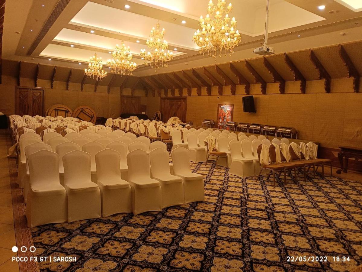 Gokulam Grand Resort & Spa, Kumarakom Exteriör bild